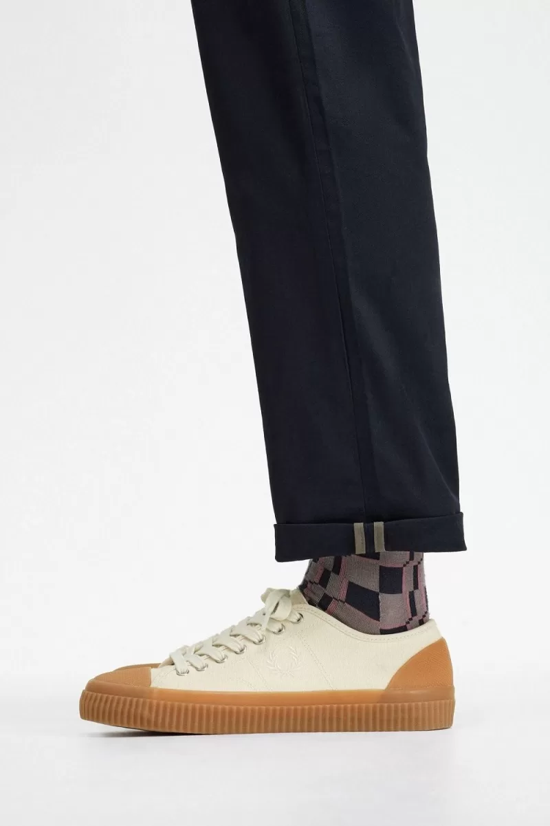 Fred Perry Low Hughes Men’s Plimsolls Beige Light Beige NBAOW5891 Fred Perry Low Hughes Men’s Plimsolls Beige Light Beige NBAOW5891