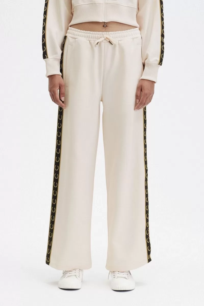 Fred Perry Taped Track Women’s Pants Silky Peach DJUBE2709 Fred Perry Taped Track Women’s Pants Silky Peach DJUBE2709